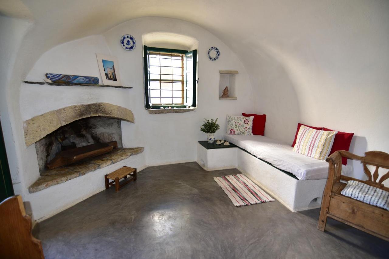 Axion Studios Aroniadika Bagian luar foto
